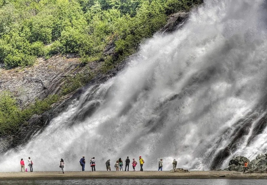 Nugget Falls boasts breathtaking tremendous waterfall