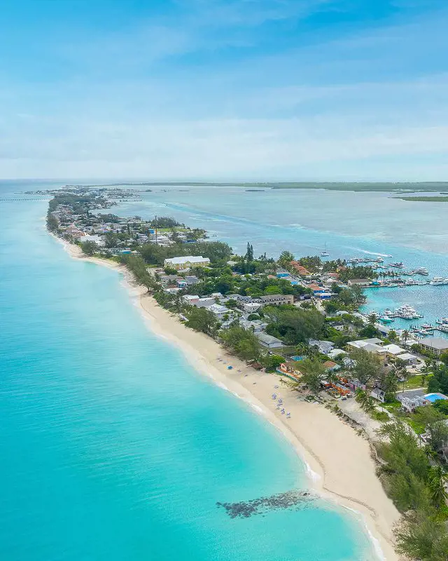 Bimini of Bahamas lies 50 miles away from Florida Eastern Coast