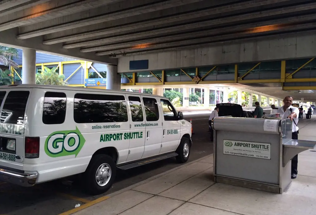 GO Airport Shuttle and Executive Car Service offers a door-to-door airport shuttle service.