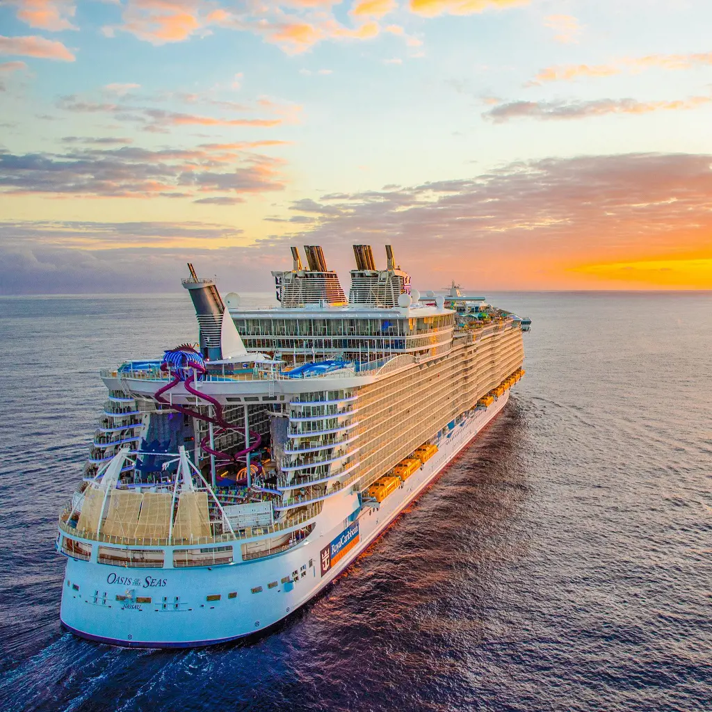 Oasis of  the Seas has a passenger capacity of 5408 with 222,900 GT