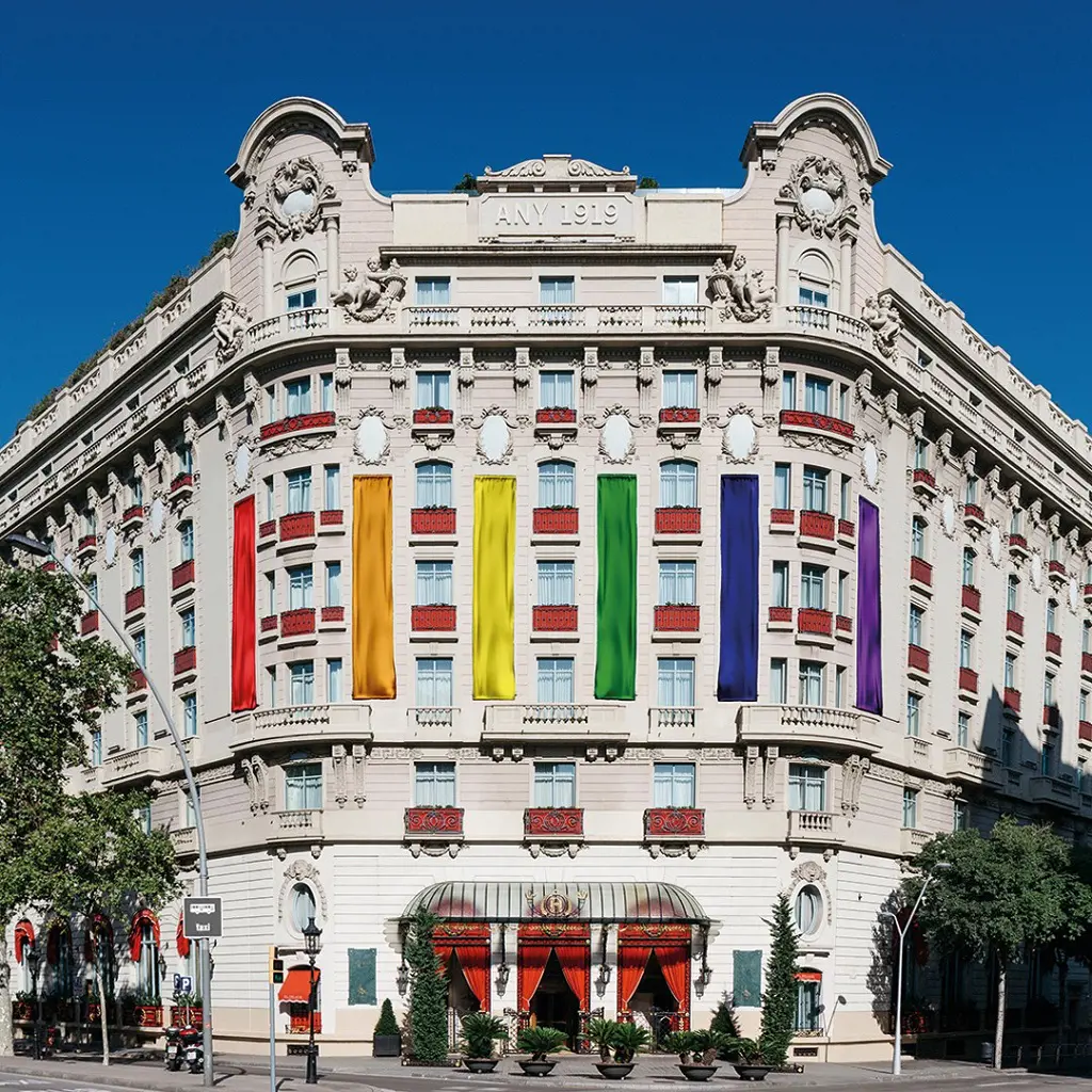 Hotel El Palace Barcelona decorated in different colors on the occasion of Pride Day.