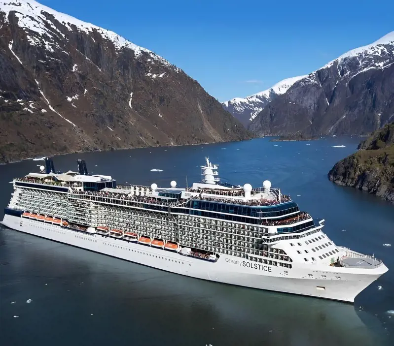 Celebrity Solstice has Diesel-electric propulsion with two ABB Azipod propulsion units.