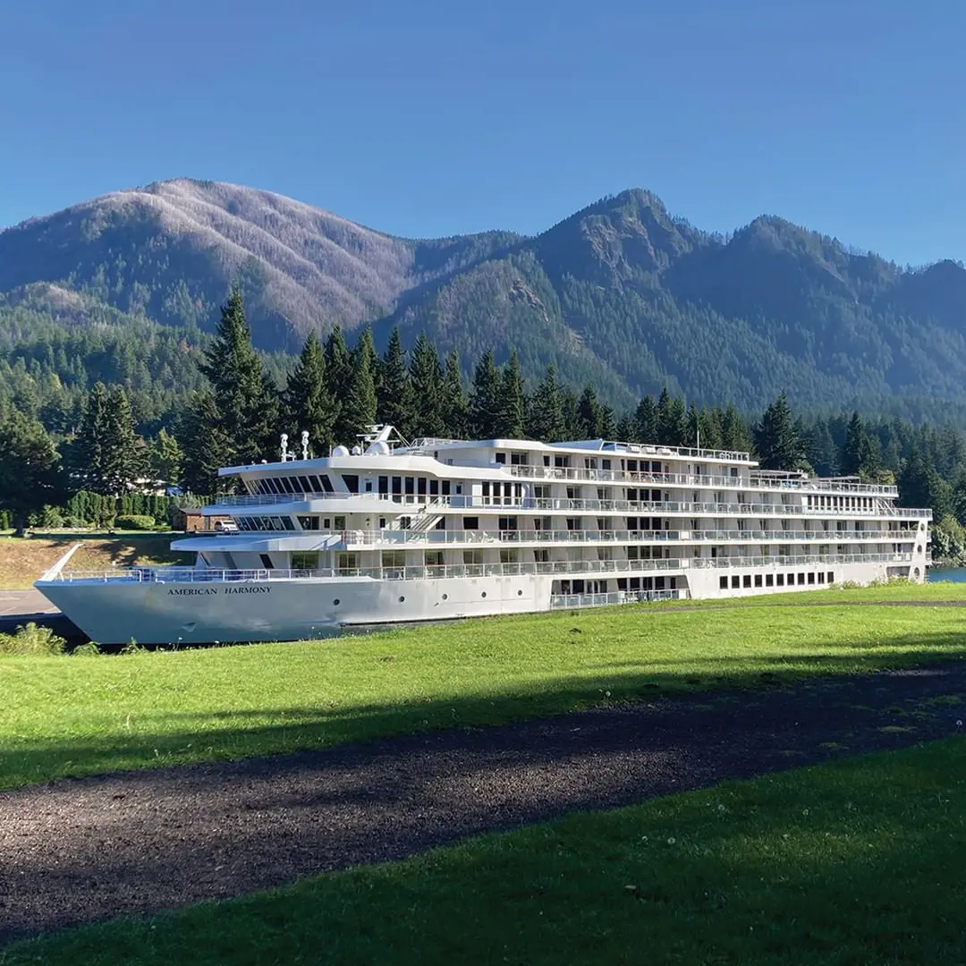 Harmony ship offers big views in columbia river cruise.