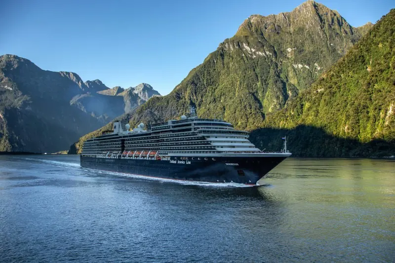Noordam has special events for single cruisers like afternoon tea and cocktail parties