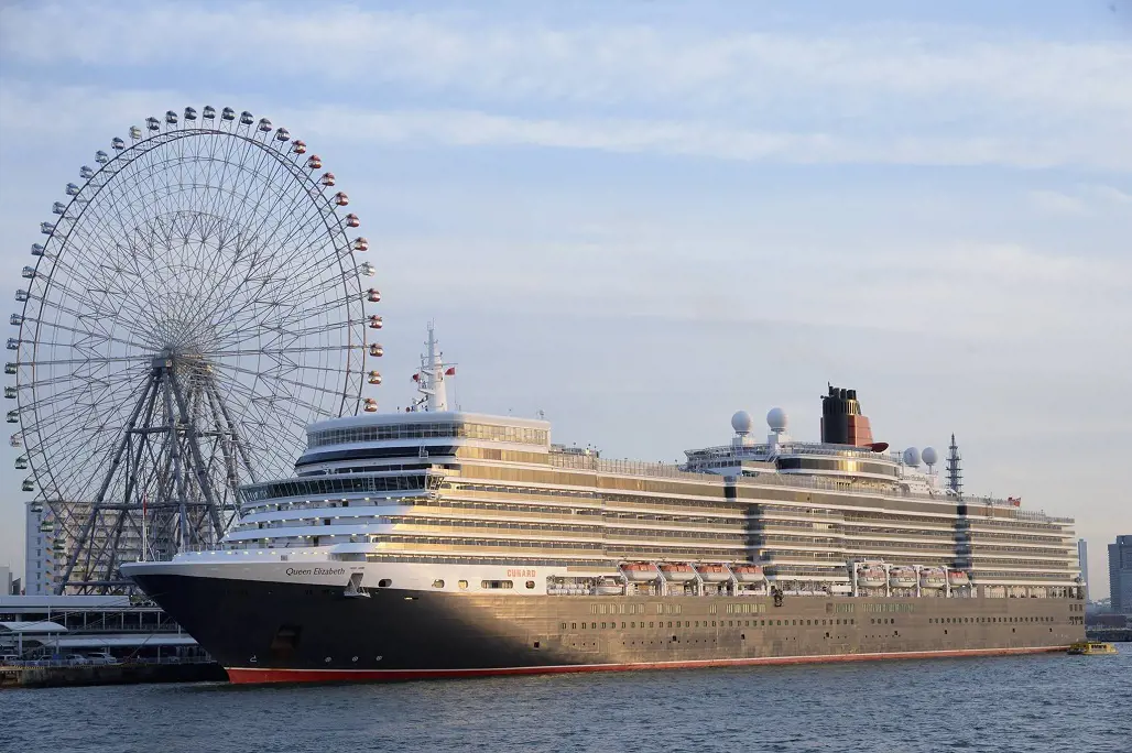 Queen Elizabeth can accommodate up to 2092 passengers 
